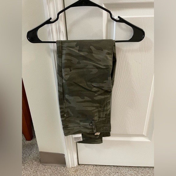 Jeans - Picture 2 of 3